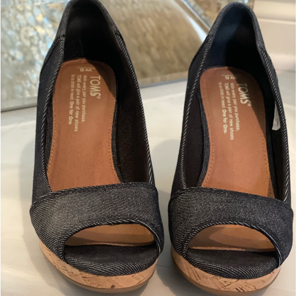 Toms Wedge